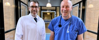 Prof. Dr. Christian Könecke (links) und Prof. Dr. Ulrich Kaiser leiten die Medizinische Klinik II am St. Bernward Krankenhaus in den kommenden zwei Jahren gemeinsam.